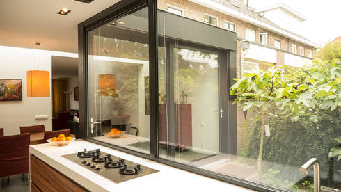 Luxe smalle aanbouw met keuken pal op het zuiden, aluminium ...