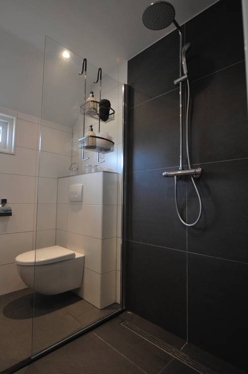 complete badkamer Heerhugowaard von AGZ badkamers en sanitair | homify complete badkamer Heerhugowaard von AGZ badkamers en sanitair | homify