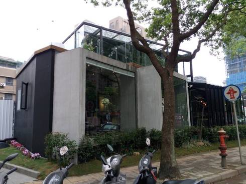 貨櫃咖啡屋:   by 貨櫃屋設計狂人