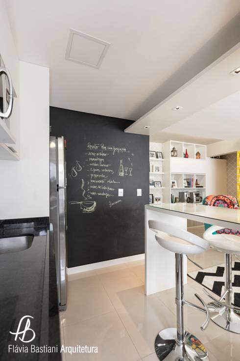 Sala De Estar Jovem ~ SALA DE ESTAR PARA JOVEM CASAL Cozinhas ecléticas por Flávia Sala De Estar Jovem ~ SALA DE ESTAR PARA JOVEM CASAL Cozinhas ecléticas por Flávia