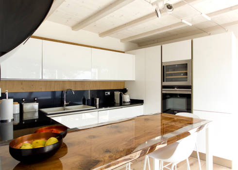 Realizzazione estensione di villa - nuova cucina con vista mare di ... Realizzazione estensione di villa - nuova cucina con vista mare di ...