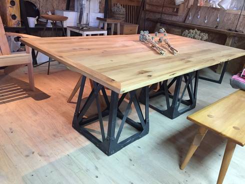 Mesas de madera von Surdeco | homify Mesas de madera von Surdeco | homify