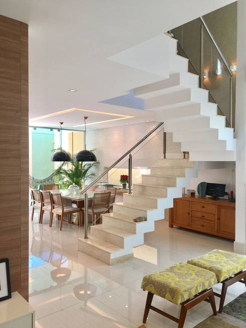 Escaleras en el centro de la casa: ¡15 diseños modernos!