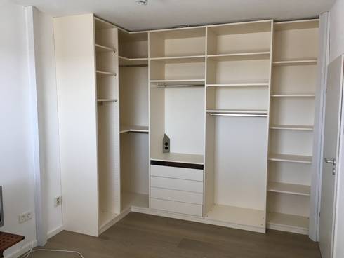 Neuer Boden und begehbarer Schrank in kleinem Zimmer von Bauer ... Offener kleiderschrank in kleinem zimmer
Offener kleiderschrank in kleinem zimmer
Neuer Boden und begehbarer Schrank in kleinem Zimmer von Bauer ...