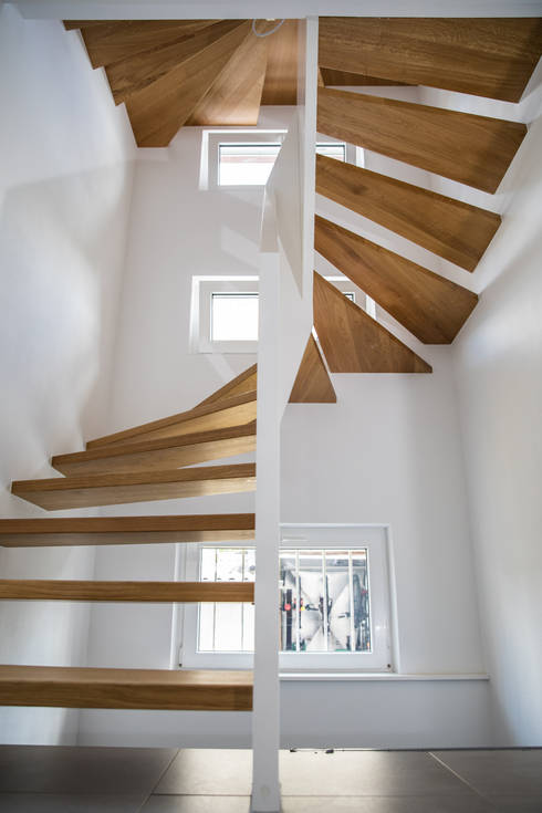 1 2 Gewendelte Treppe Konstruieren Wiehl Treppen Eingestemmte Moderne 1 2 Gewendelte Treppe Mit Br Stungshohen En