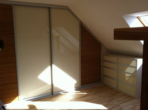 Einbauschrank in Dachschräge von Schrankprojekt GmbH | homify Einbauschrank in Dachschräge von Schrankprojekt GmbH | homify