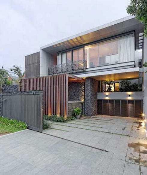 Patal Senayan Residence: Rumah by Jati and Teak