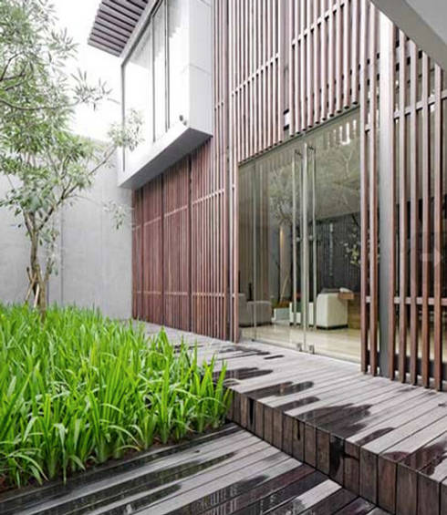 Patal Senayan Residence: Rumah by Jati and Teak