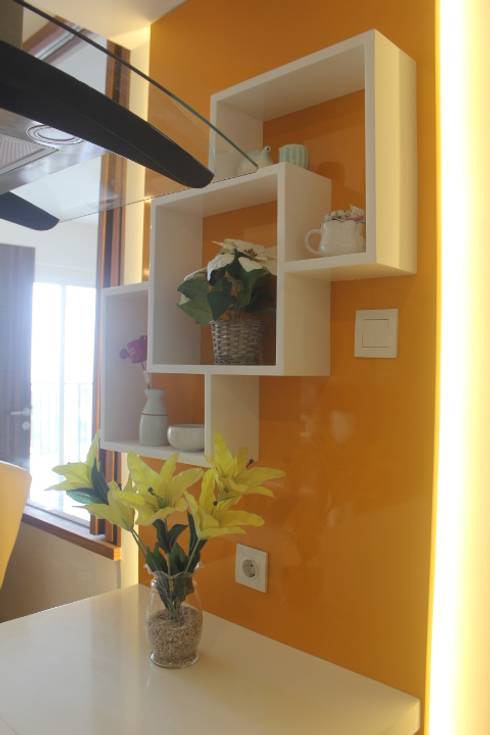 Galeri Ciumbuleuit III - Tipe 3 bedroom: Walls & flooring by POWL Studio