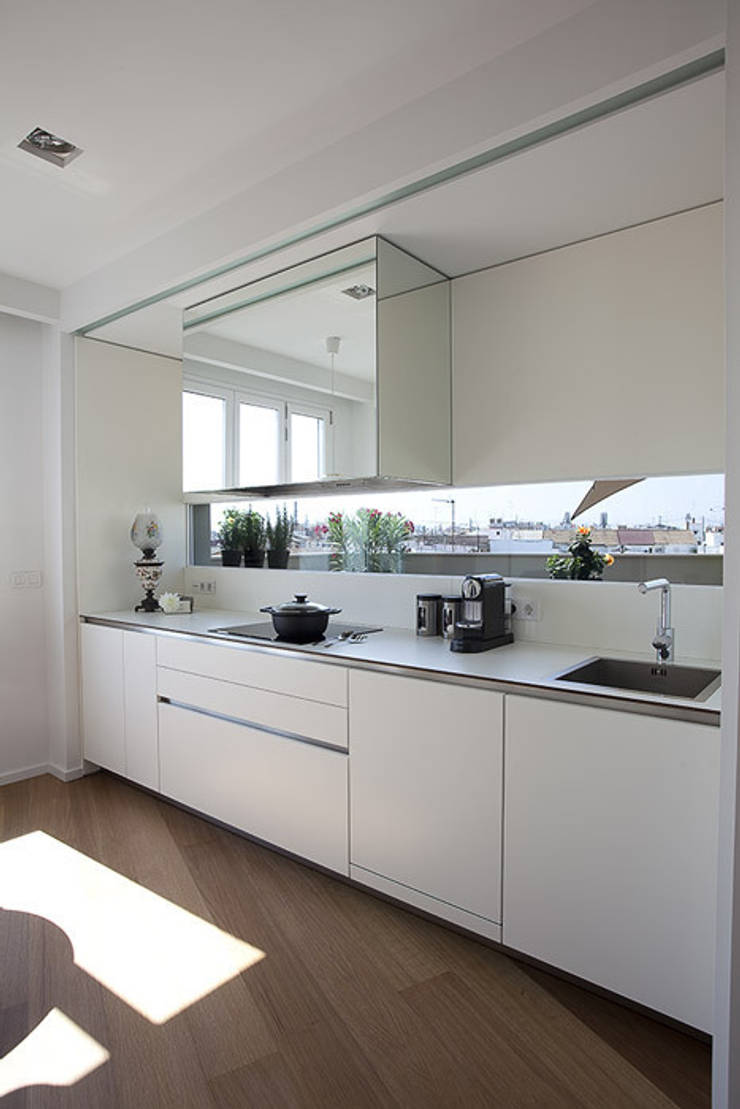  Кухня by Laura Yerpes Estudio de Interiorismo