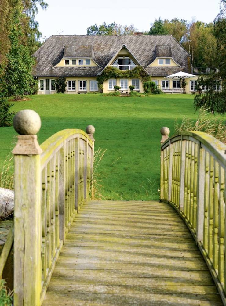 THORA TOWN & COUNTRY:  tarz Evler