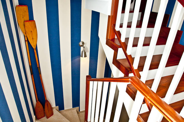 Corredores e halls de entrada  por www.rocio-olmo.com