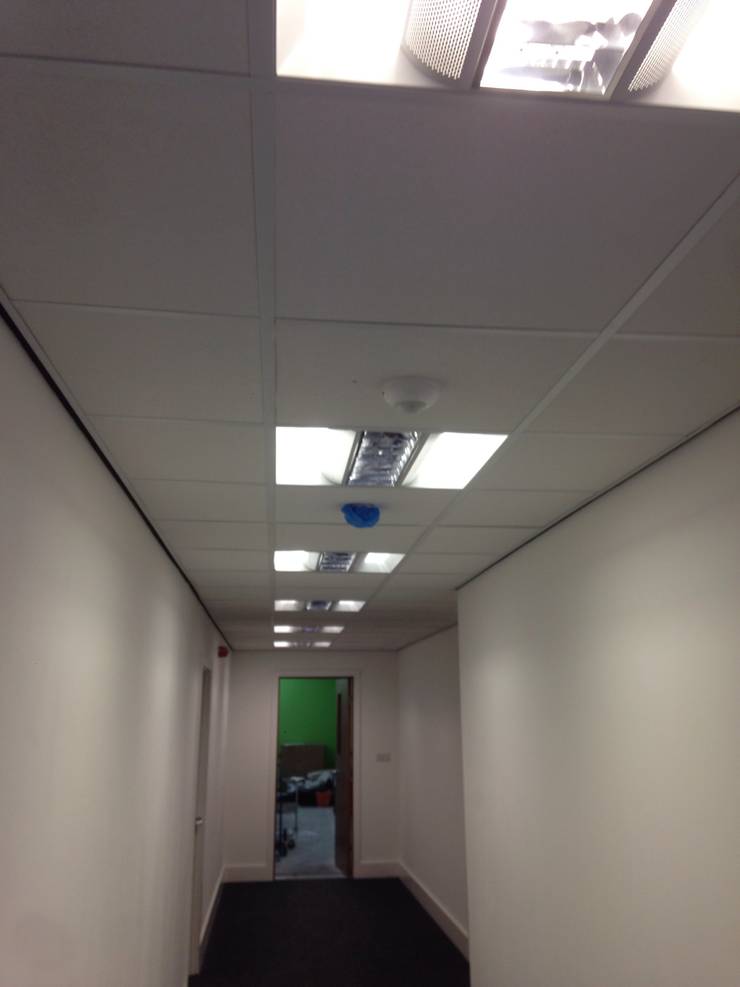 Meeting Room With Floating Ceiling Rafts Von Lancashire