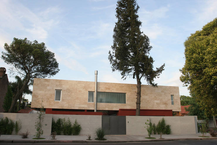  Nhà by ESTUDIO GEYA