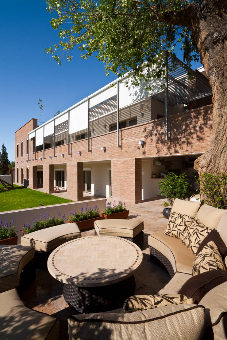  Nhà by ARQUITECTURA EN PROCESO