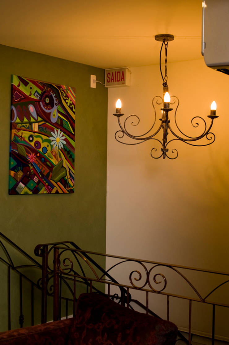 Projekty,  Korytarz, przedpokój zaprojektowane przez Ferraro Habitat