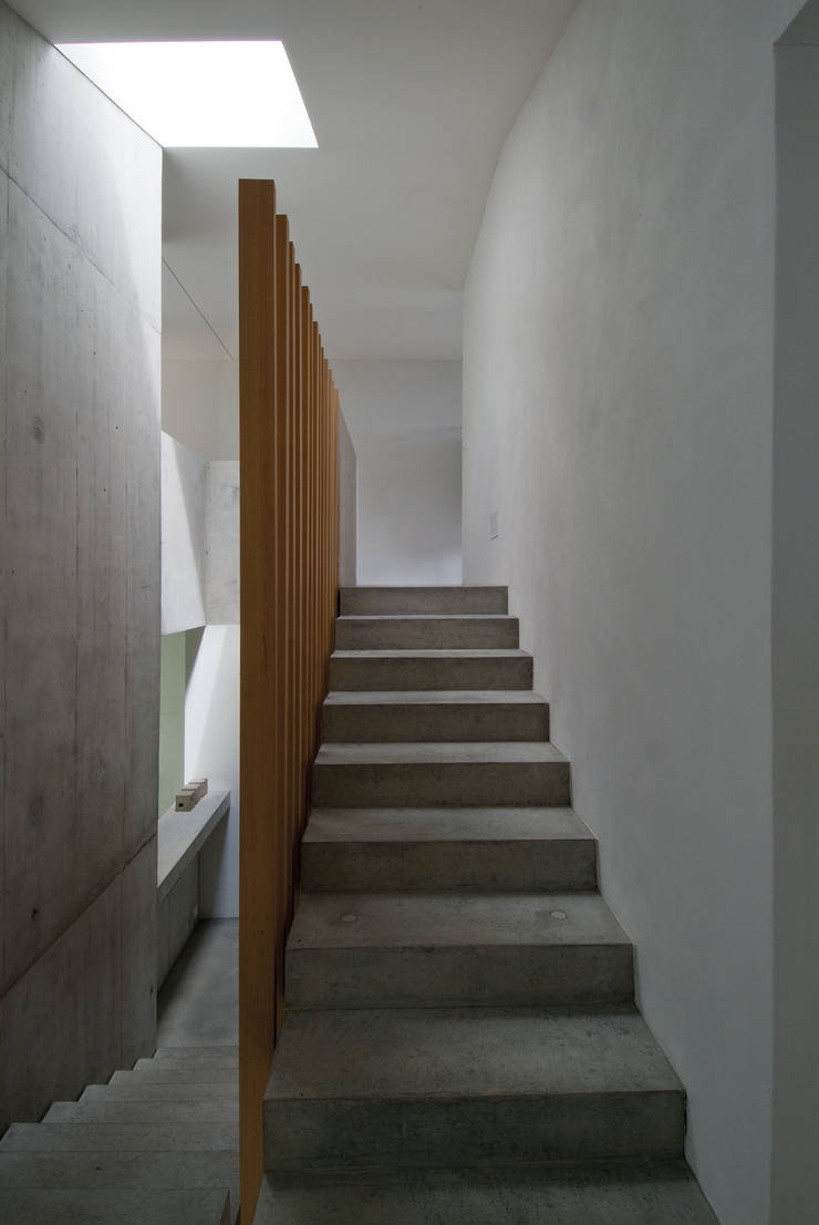  Corridor & hallway by Halle 58 Architekten