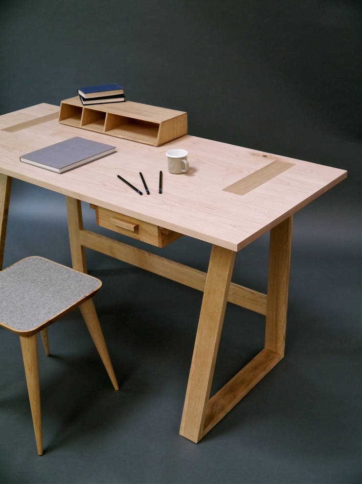 Frame Desk, Barnby & Day Barnby & Day モダンデザインの 書斎 机
