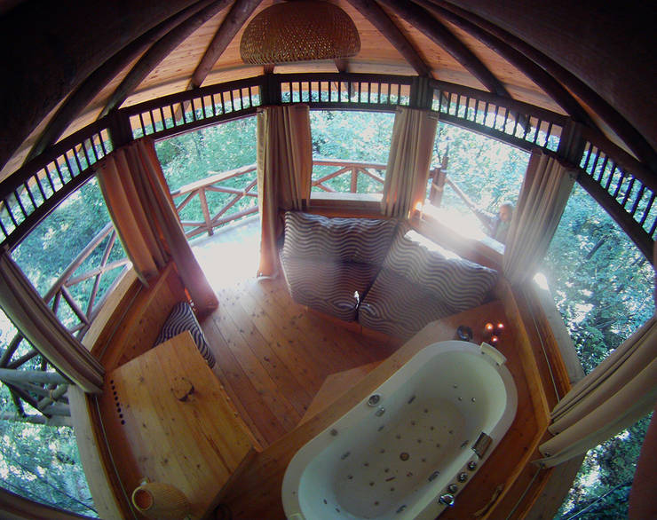 Salas de estar  por Tree Top Builder