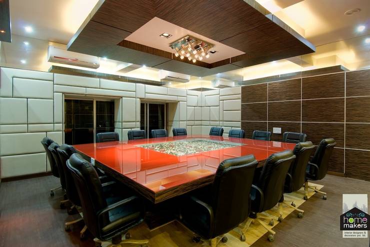  غرفة الميديا تنفيذ home makers interior designers & decorators pvt. ltd.