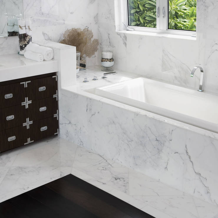I rivestimenti in pietra naturale per il bagno il marmo Rivestimento bagno in pietra