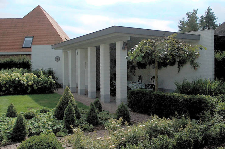 Terrazas de estilo  por PHOENIX, architectuur en stedebouw