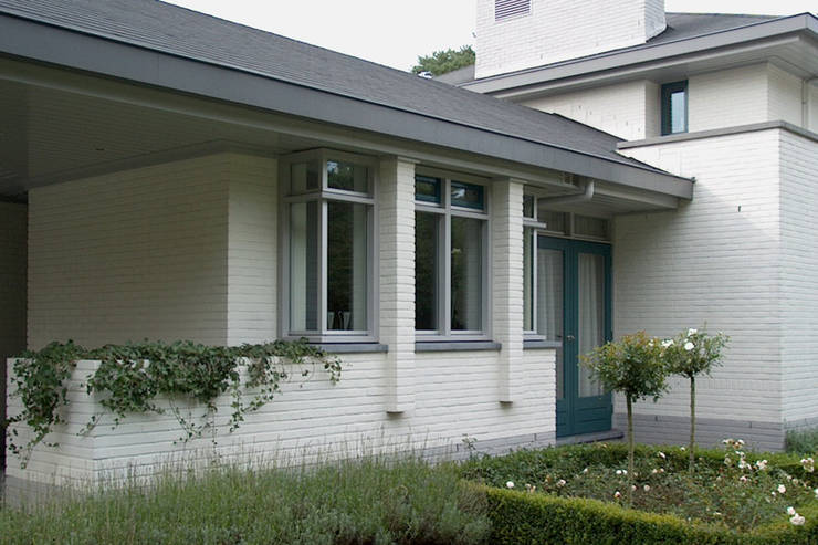 Casas de estilo  por PHOENIX, architectuur en stedebouw