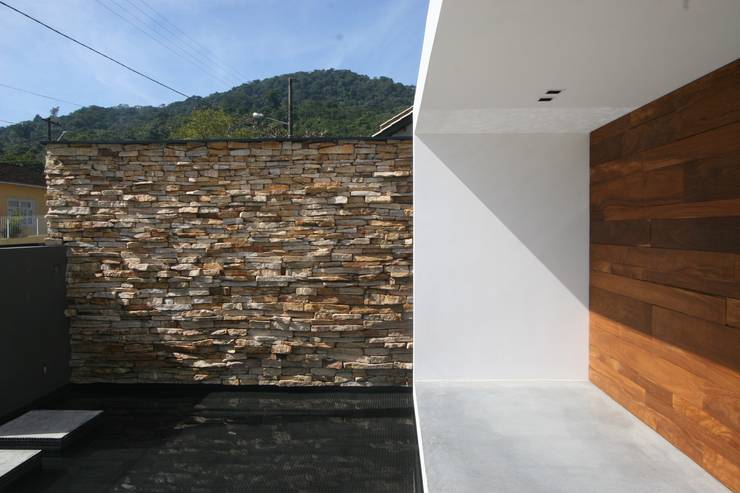  Walls by ZAAV Arquitetura