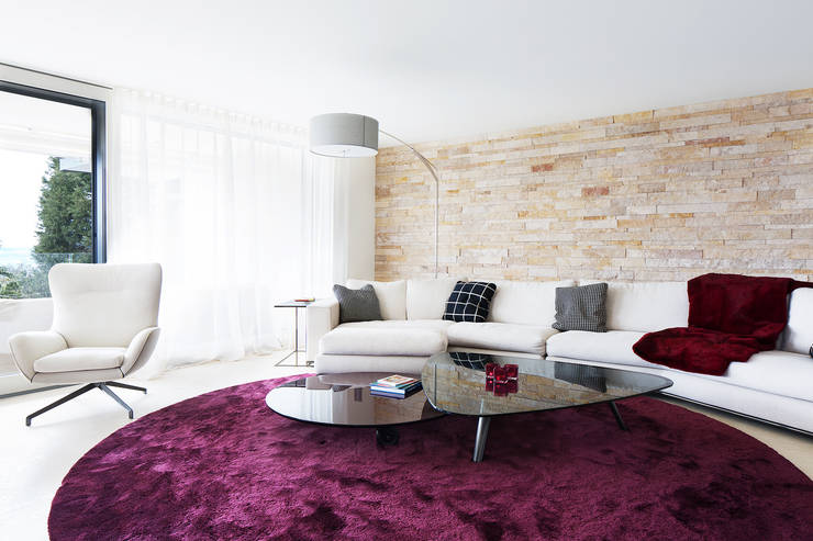 Villa T // Schweiz nahe Zürich, Förstl Naturstein Förstl Naturstein Moderne Wohnzimmer