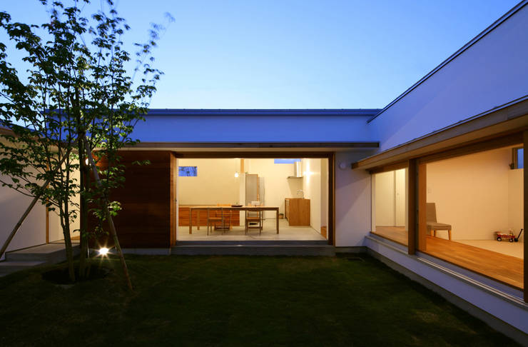 Jardines de estilo  por 松原建築計画 / Matsubara Architect Design Office
