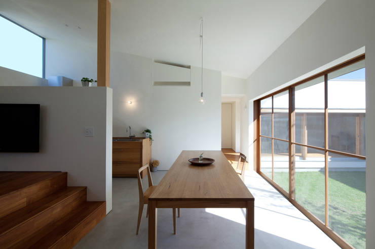 Livings de estilo  por 松原建築計画 / Matsubara Architect Design Office