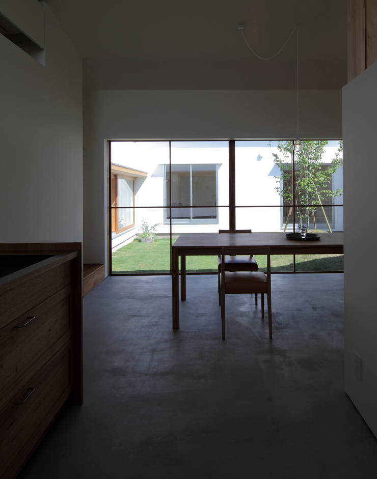 Livings de estilo  por 松原建築計画 / Matsubara Architect Design Office