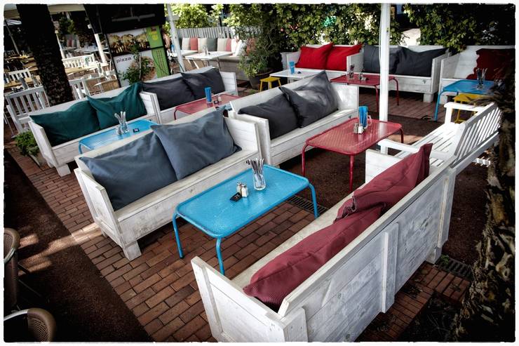 15 mẫu sofa gỗ đơn giản mà đẹp đến kinh ngạc Chicken Bar WEB 3 - 15 mẫu sofa gỗ đơn giản mà đẹp đến kinh ngạc