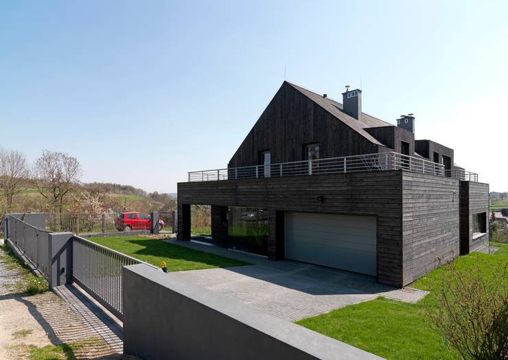 Garage / Hangar de style  par WIZJA