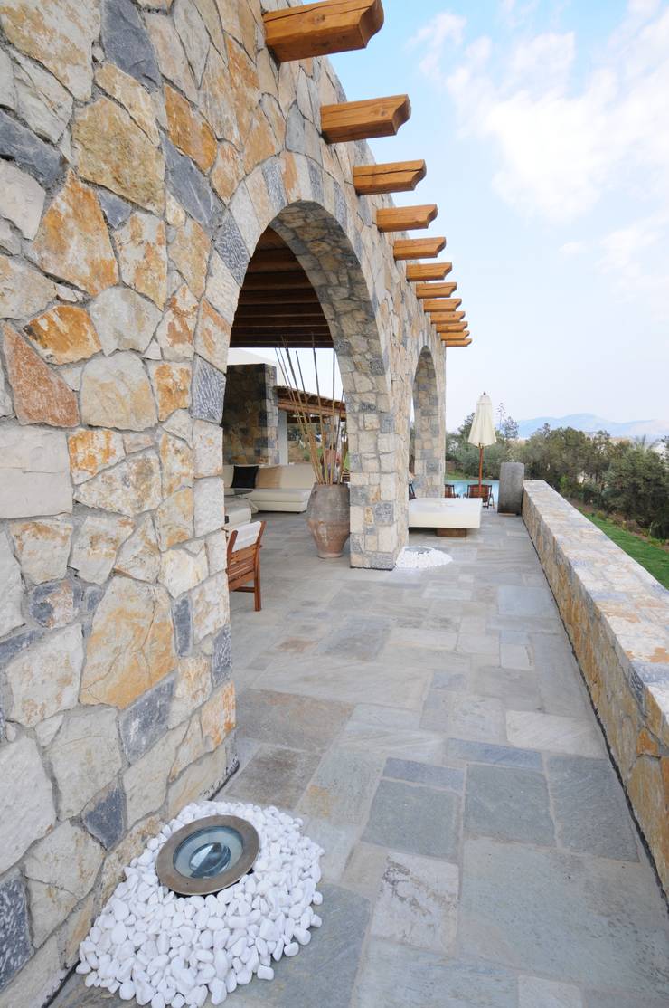 Terrazas de estilo  por CARLO CHIAPPANI  interior designer