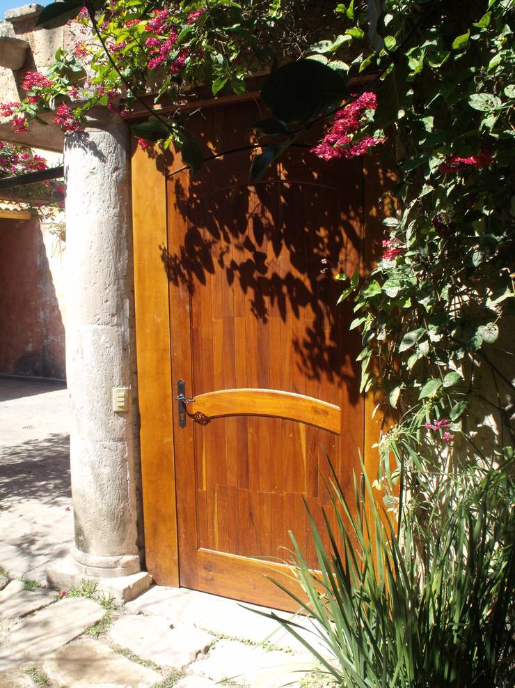 Fenêtres de style  par CONSTRUCTORA ARQOCE