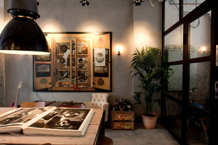 Garage Loft:  Eetkamer door BRICKS Studio