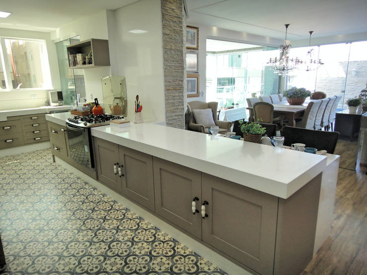 7 creatieve ideeën om de keuken en de woonkamer te scheiden