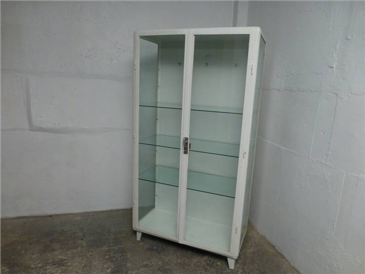 Cabinet medical old