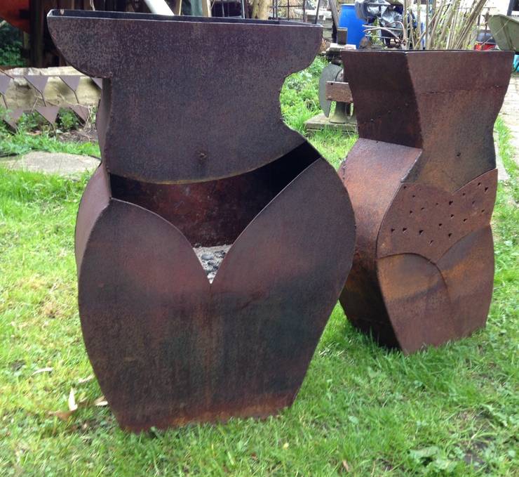 HOTPANTS:  Tuin door kunsteboer