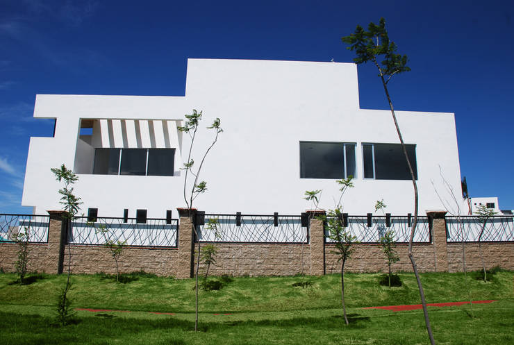 12 Preciosos cercos que quedarán perfectos en el exterior de tu casa