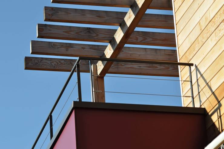  بلكونة أو شرفة تنفيذ HELENE LAMBOLEY ARCHITECTE DPLG