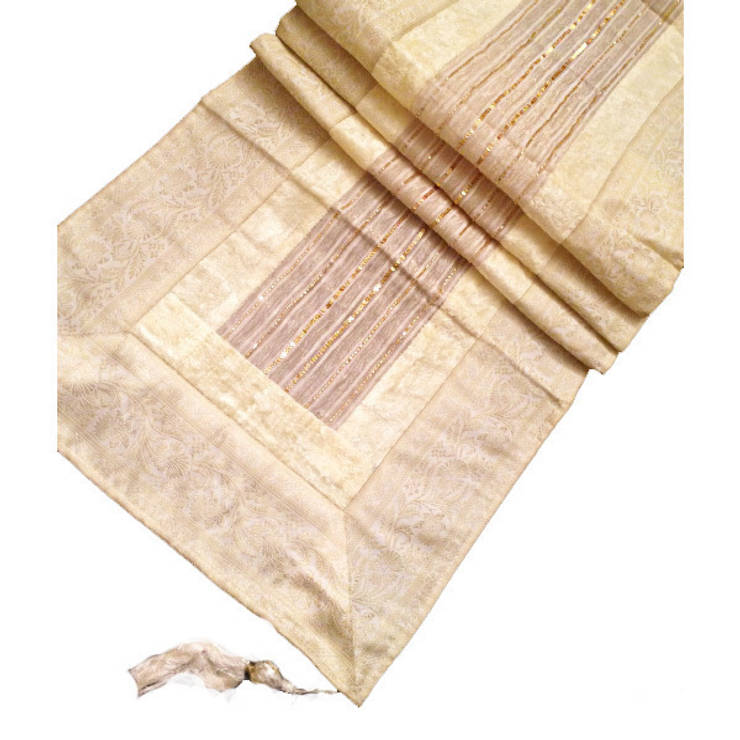 Sageer Table Runner By Indian Interiors Homify Sageer Table Runner Cream Dining Room By Indian Interiors