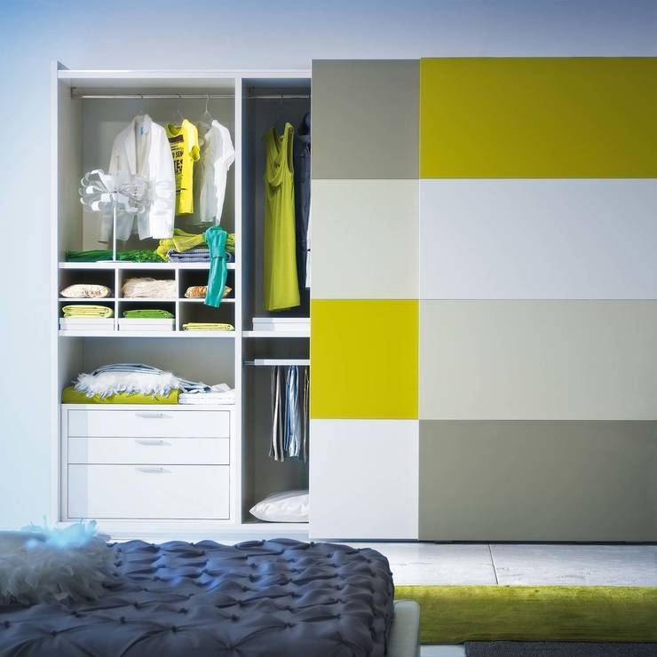 'Metropolis' 2 sliding door wardrobe by Mobilstella:  Bedroom by My Italian Living