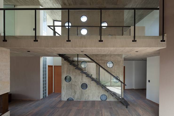 15 escaleras de vidrio y metal ¡perfectas para casas modernas!