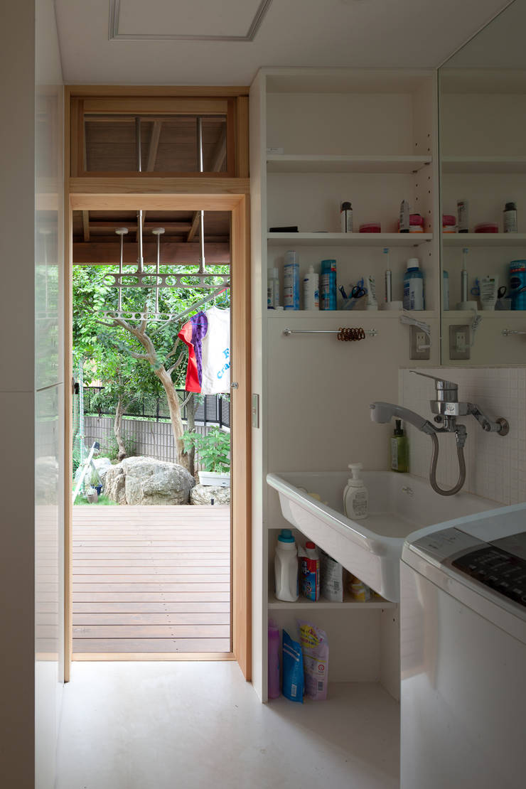  سرویس بهداشتی by 田中ナオミアトリエ