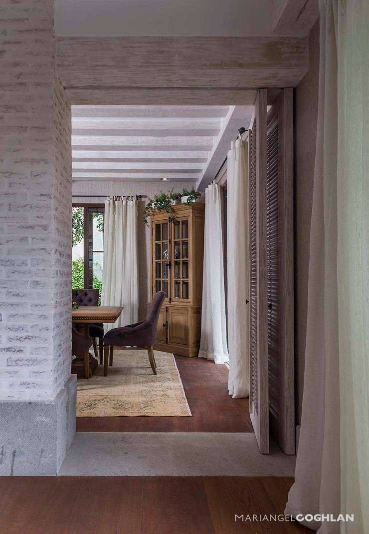  Dining room by MARIANGEL COGHLAN