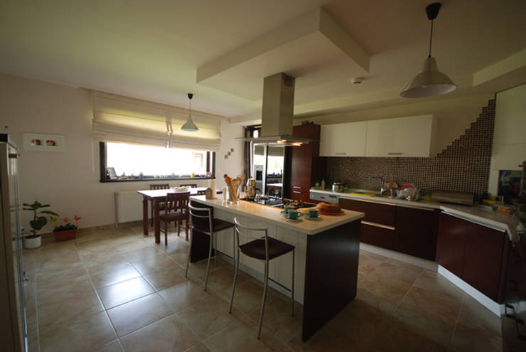 Кухни в . Автор – Tulya Evleri