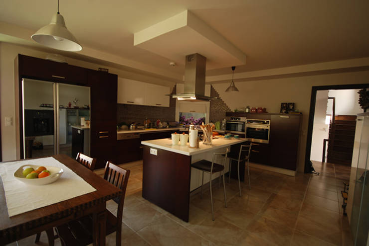 Кухни в . Автор – Tulya Evleri