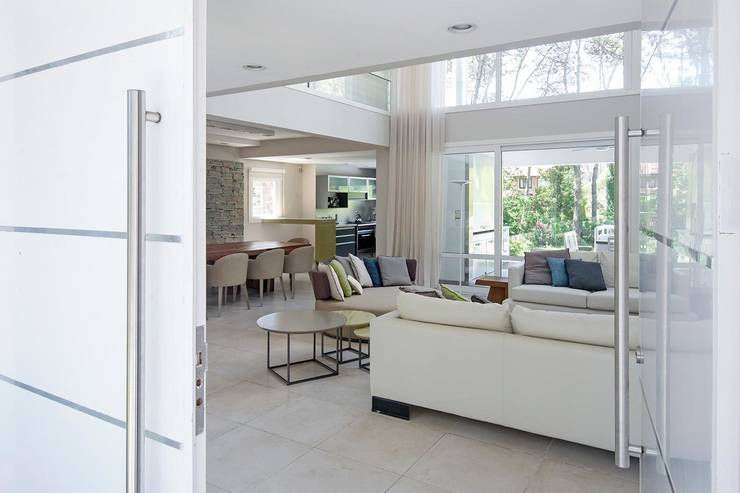 Soggiorno in stile  di Estudio Sespede Arquitectos